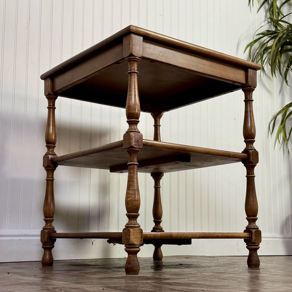 Vintage Spindle Leg Colonial Cottage Side Table