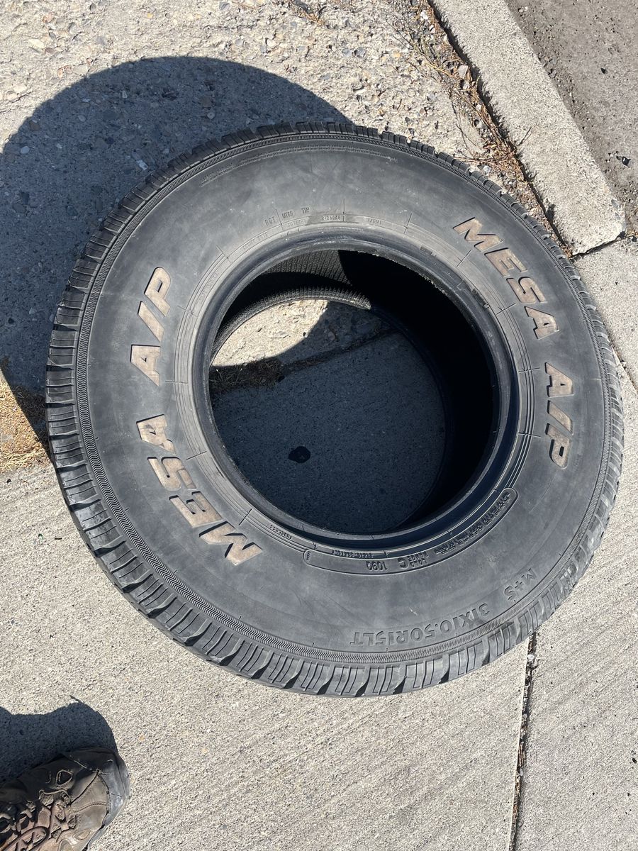31x10.5r15 (2 tires)