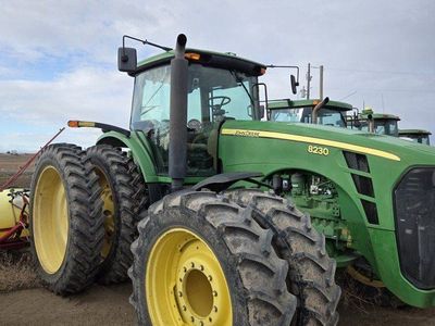 John Deere 8230
