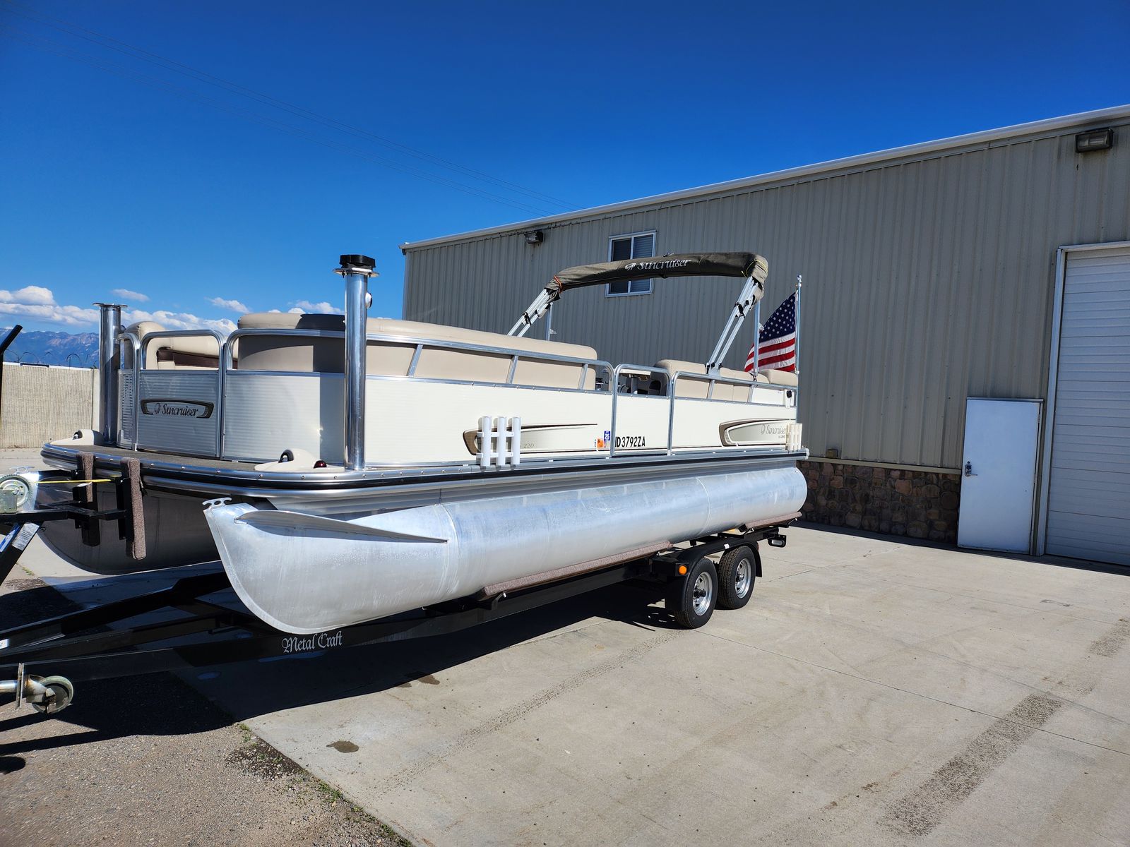 2010 Suncruiser LS220 Pontoon boat