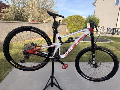 Intense Carbine Mountain Bike