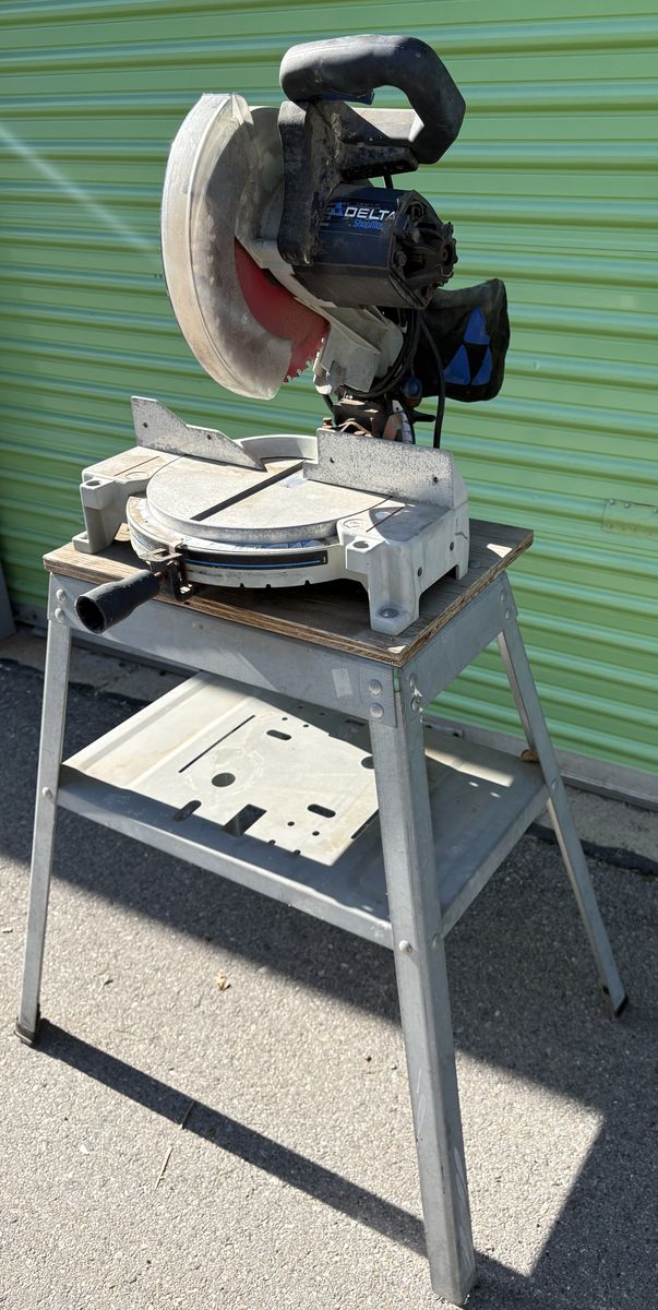 Delta ShopMaster Miter Saw with Stand
