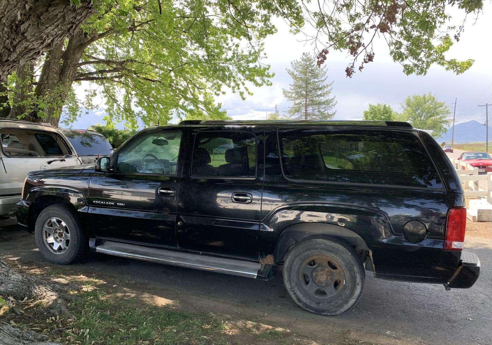 2004 Cadillac Escalade ESV *Part Out*