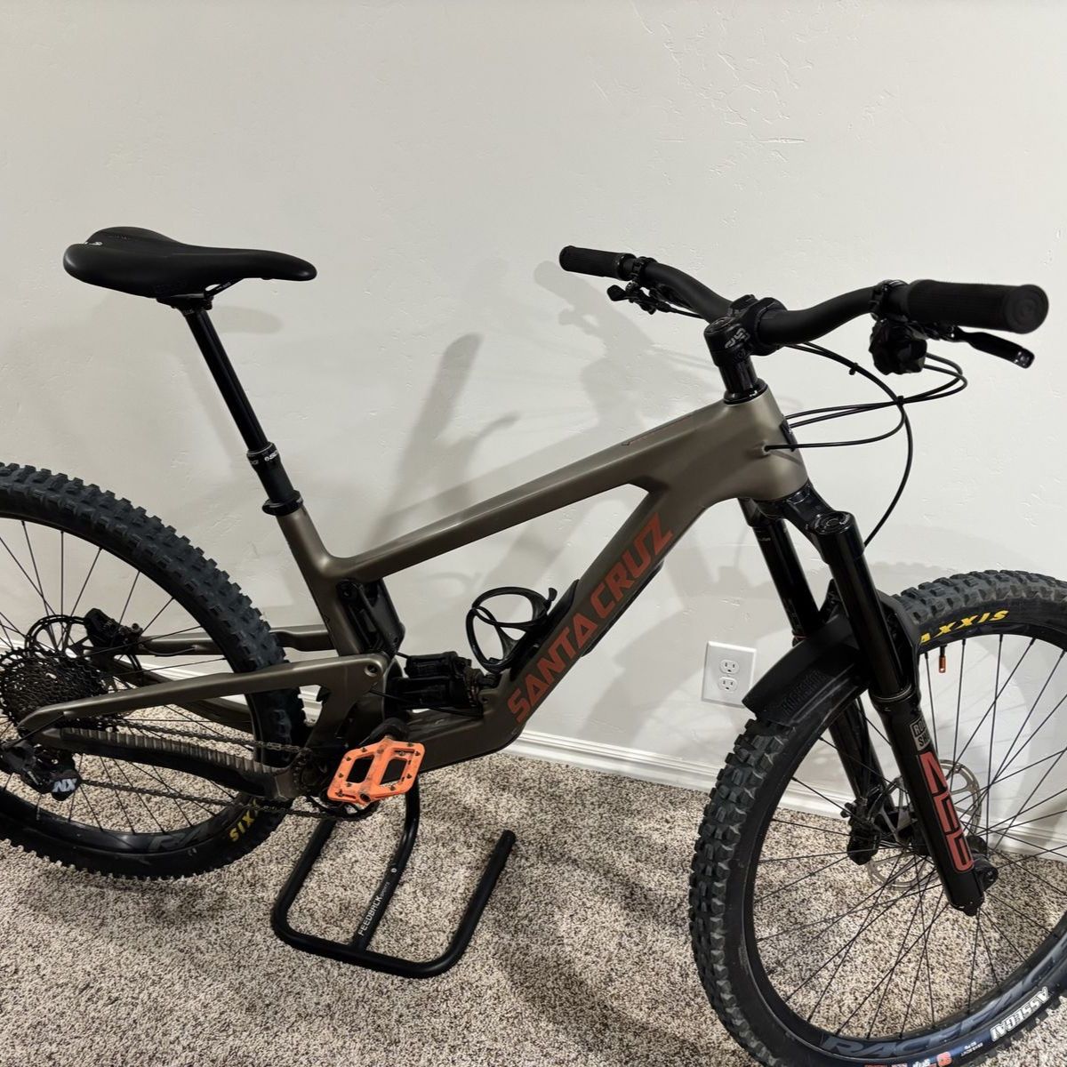 2023 Santa Cruz Megatower C