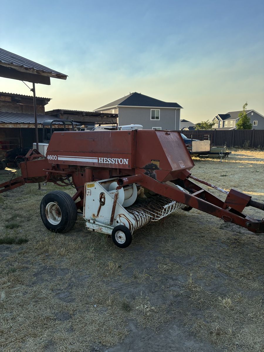 Hesston 4600 Square Baler - Used Farm Hay Baler Equipment