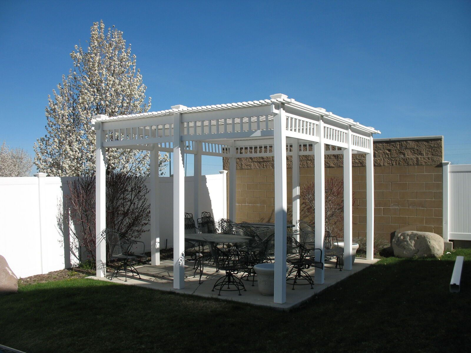 Concrete Curbing | Trenching | Retaining Walls | Landscaping | Water Features