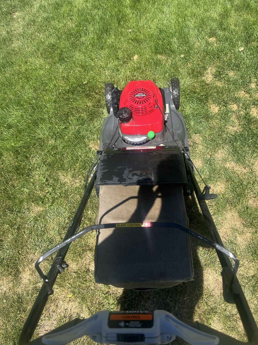 Honda HRX217VKA 21" Nexite Deck Self-Propelled Gas Mower w/ Versamow System