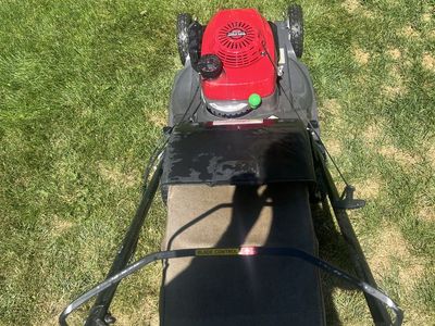 Honda HRX217VKA 21" Nexite Deck Self-Propelled Gas Mower w/ Versamow System