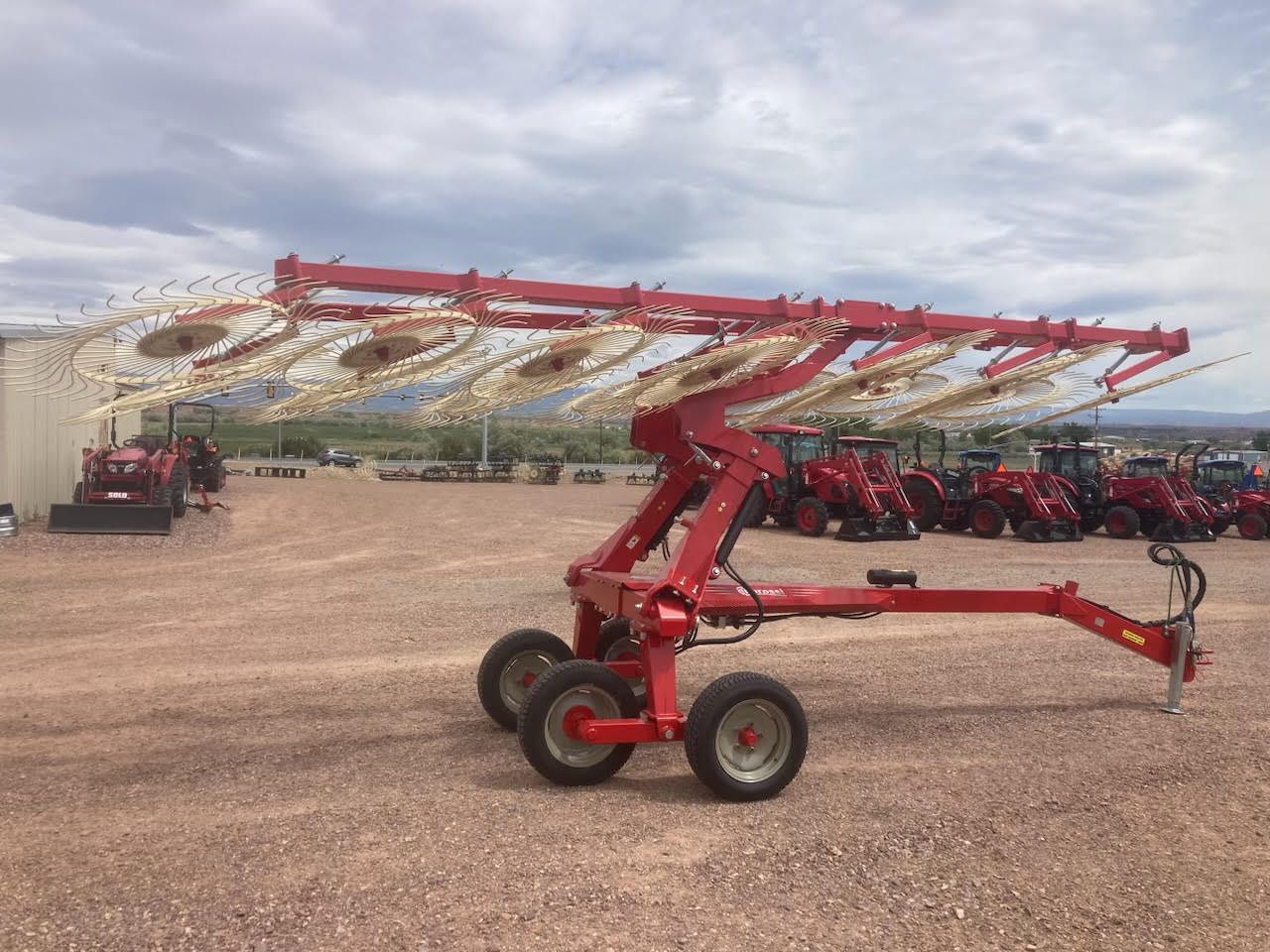 Unleash Efficiency with the Enorossi 14-Wheel Maximus Bat Rake!