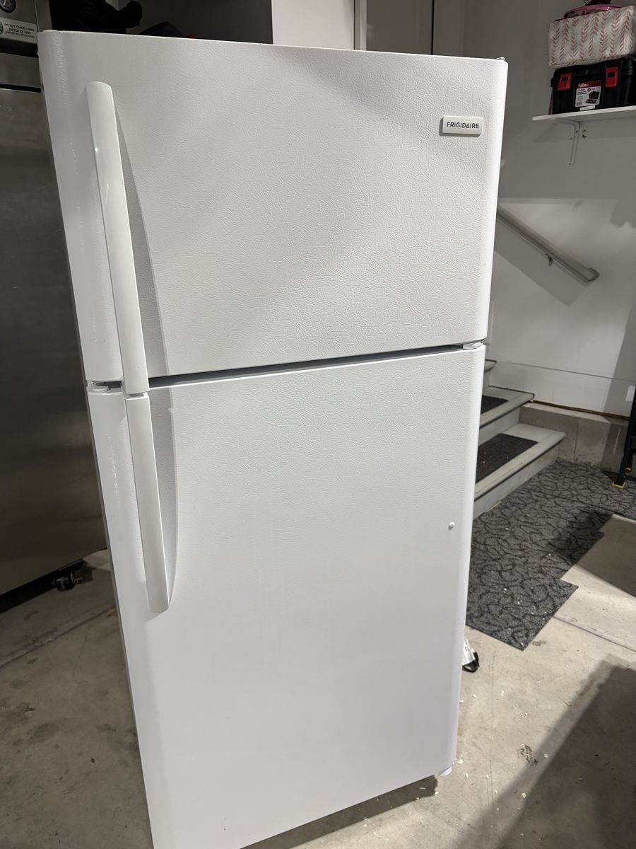 Fridge newly used in excellent condition