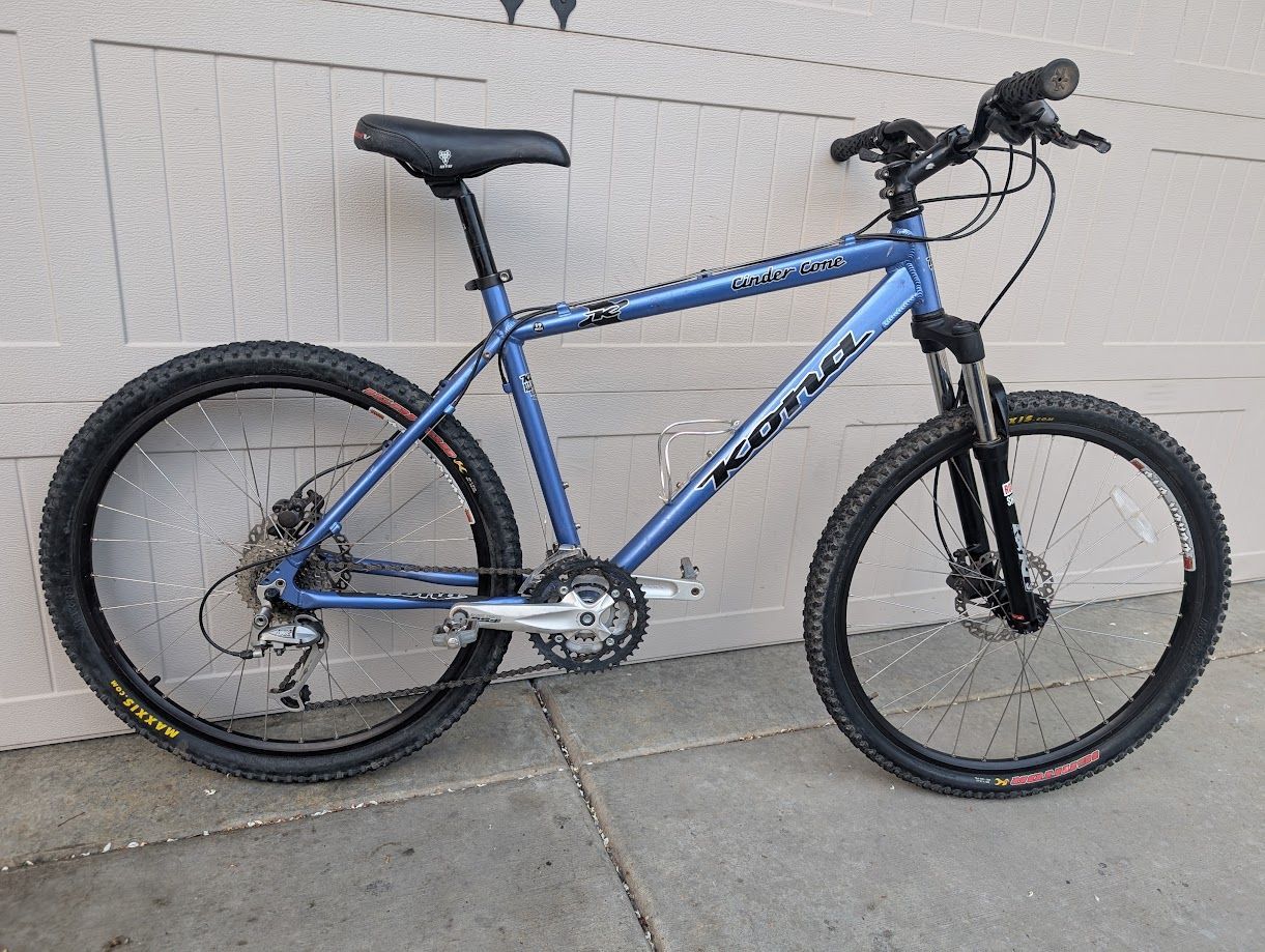 Kona Cinder Cone. Rock Shox, disc brakes, Size L
