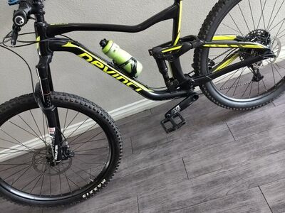 ️ Devinci Troy Full-Suspension Trail BikeDevin