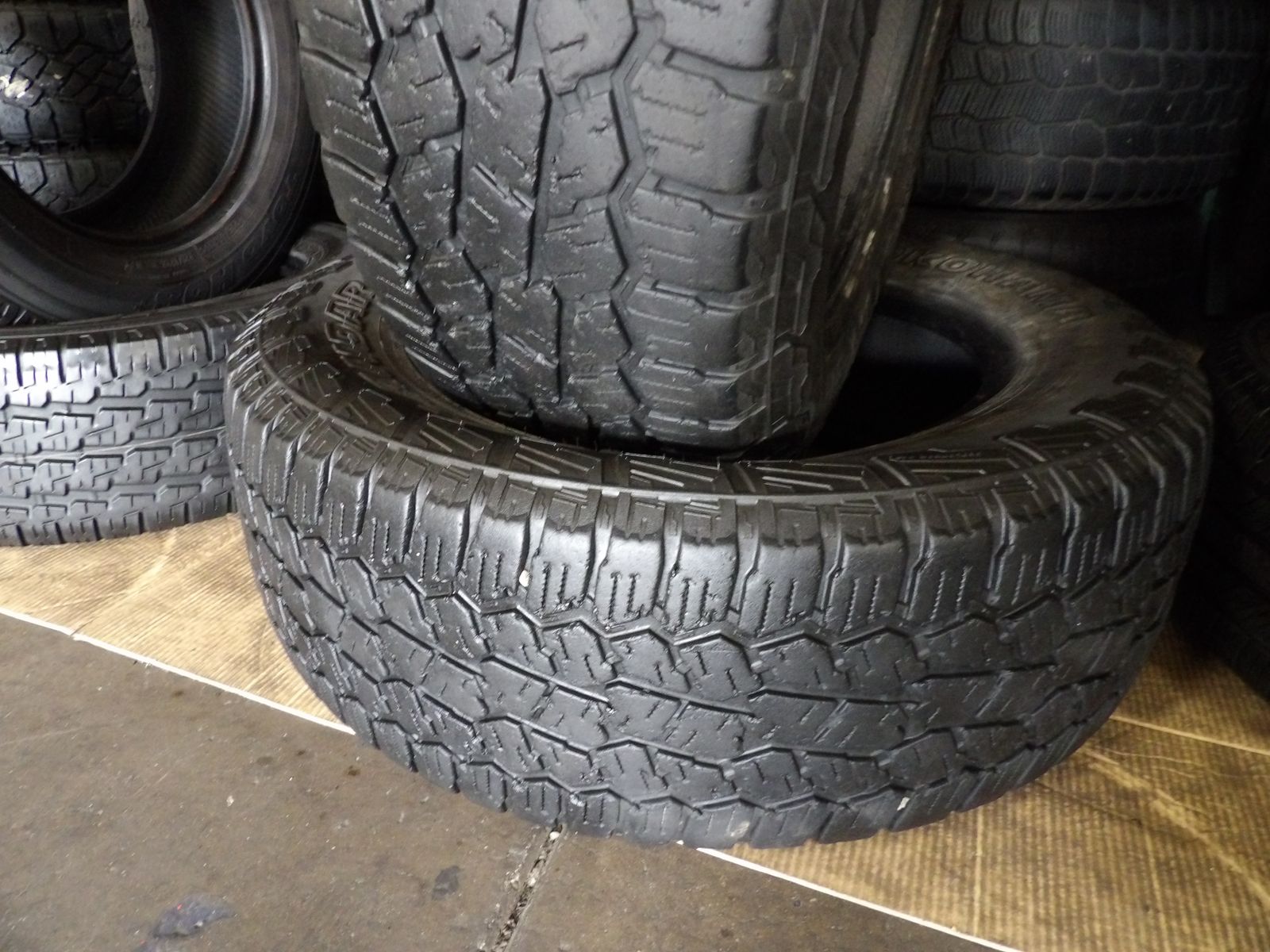 275/65R20  YOKOHAMA GEOLANDAR A/T 4 PAIRO F TWO USED TIRE 