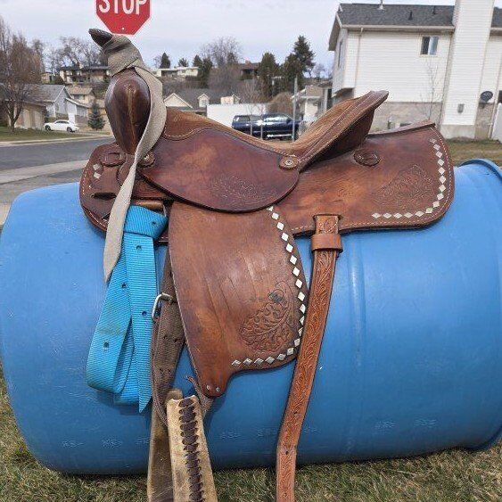 kids saddle