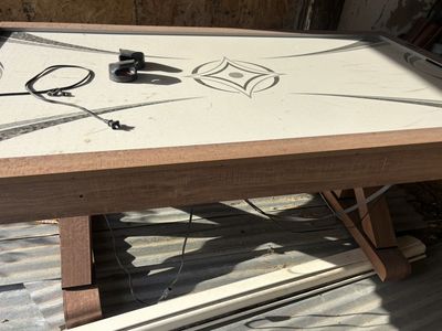 Air hockey table