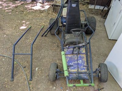 Go Kart – 11HP Electric Start – Runs – Extra Parts