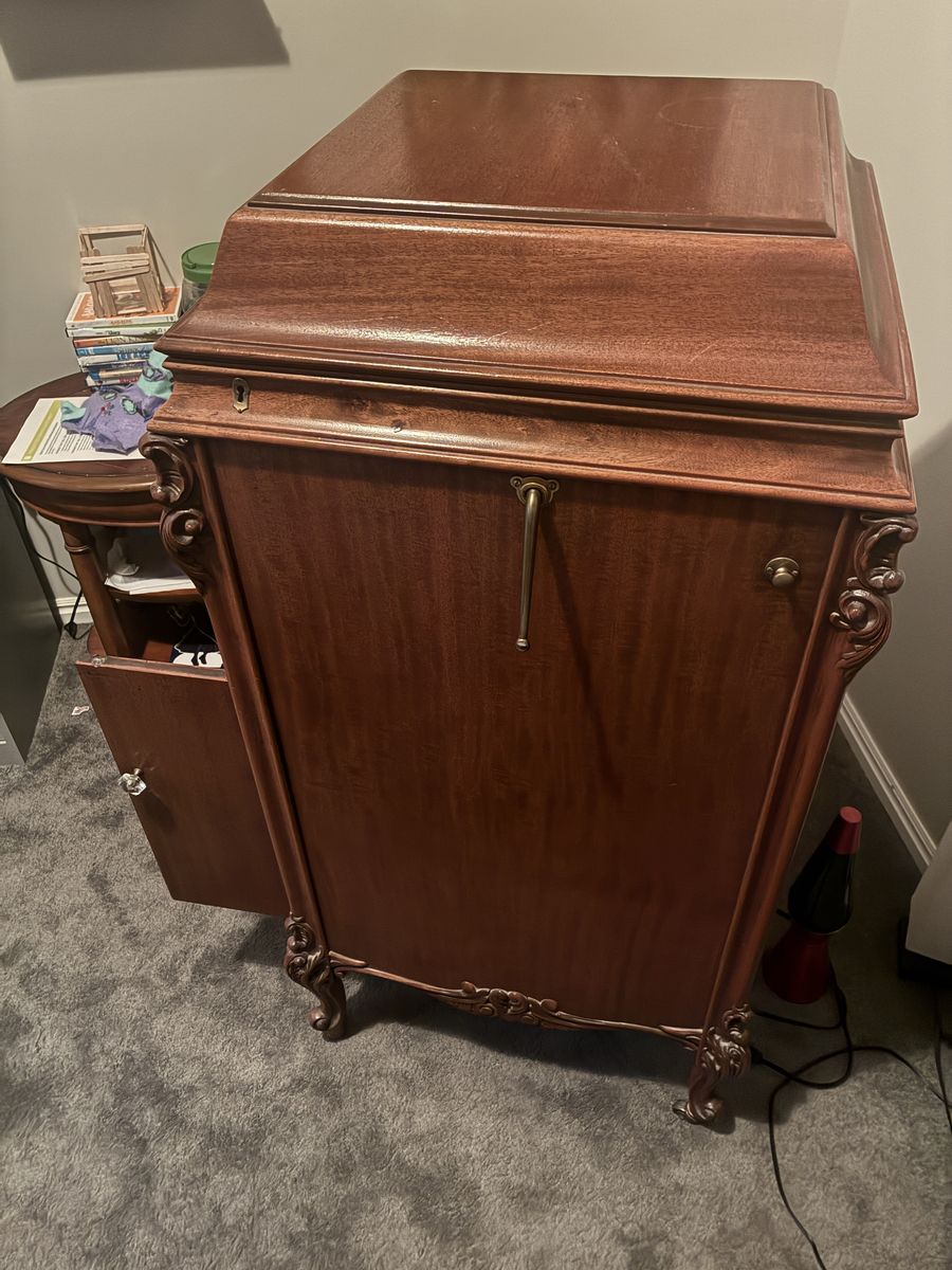 Main image 6