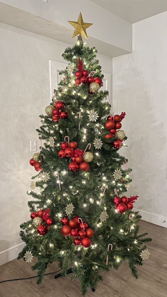 Christmas Tree For Sale 7.5ft All Include