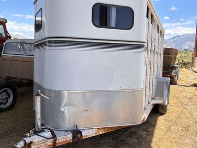 1995 circle J 3 horse slant with tack area