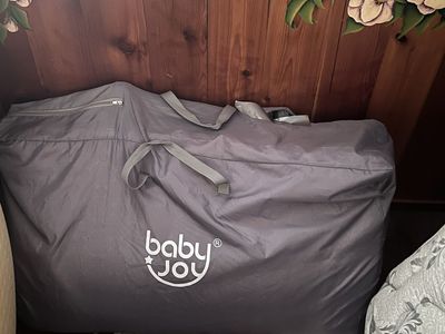 BabyJoy Portable Bassinet with Carry Bag - Grey