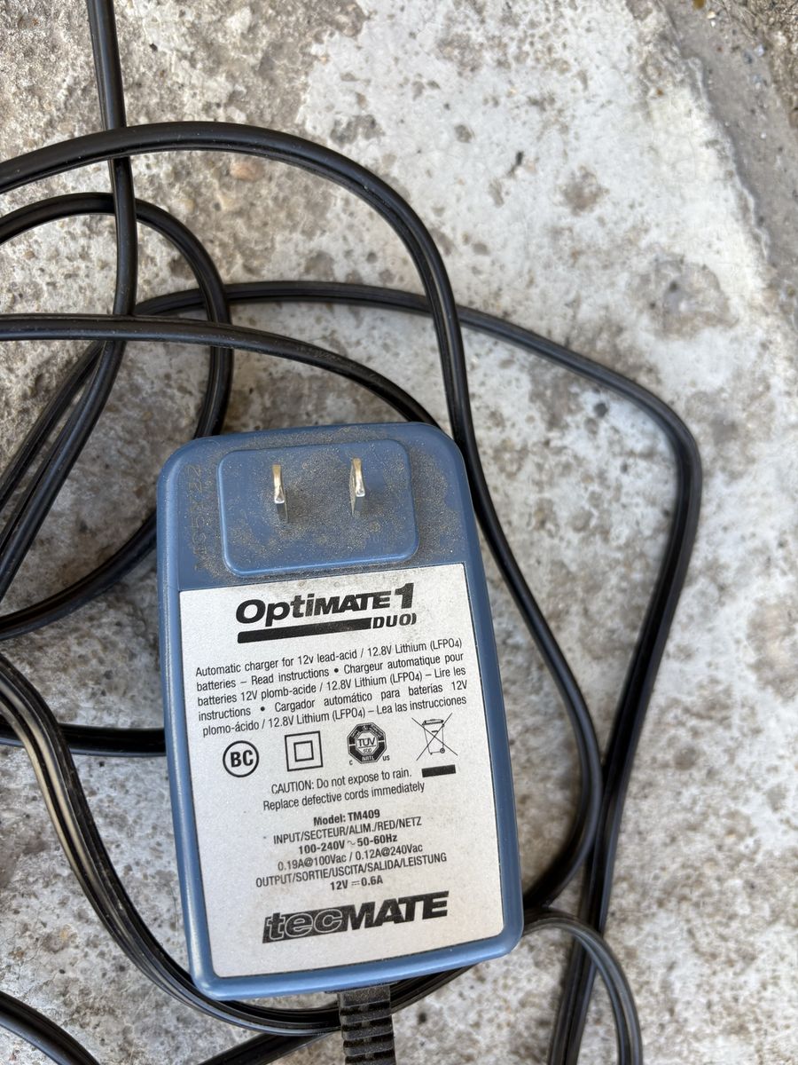 12V Motorcycle battery tender
