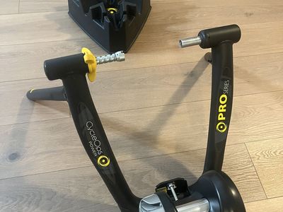 Cycling Trainer - CycleOps Indoor Bike Trainer