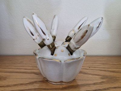 Vintage Porceclain Cheese Butter Knife Spreader Set 6pc White Gold Spain Ceramic Base