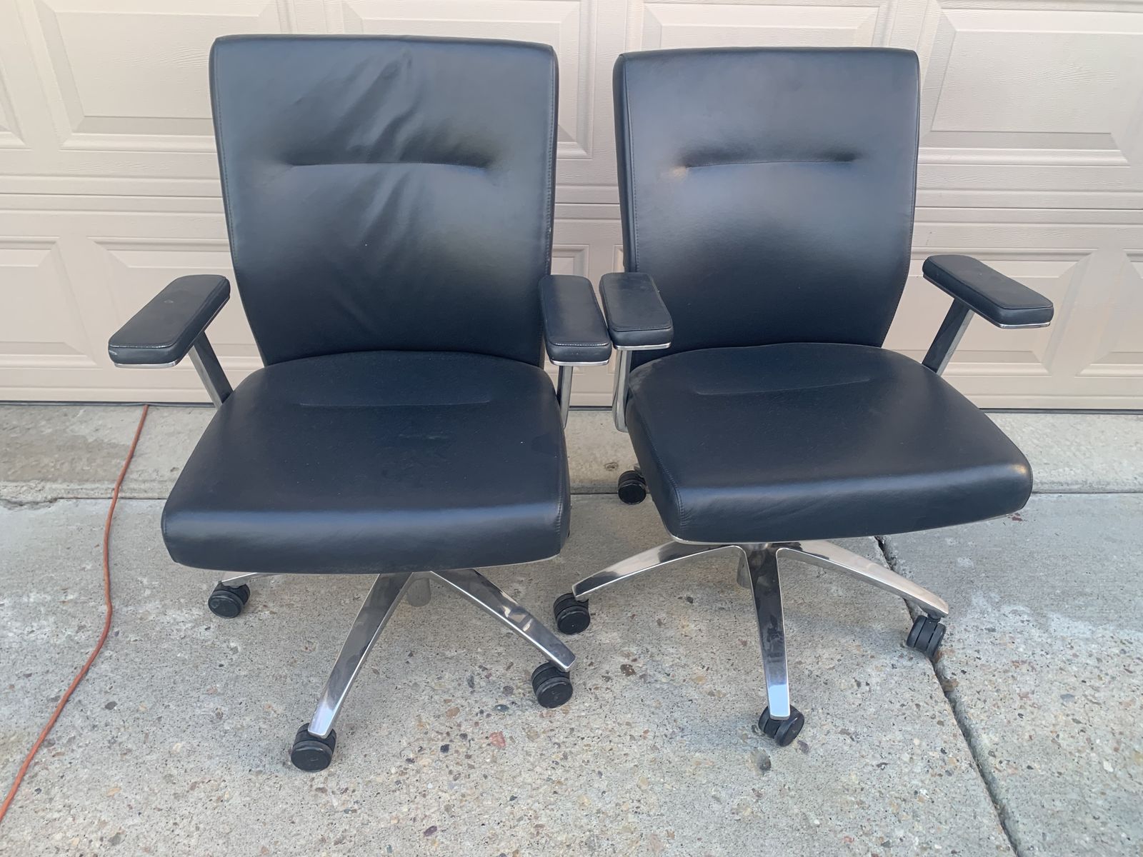 HIGH QUALITY BLUE LEATHER CHAIRS