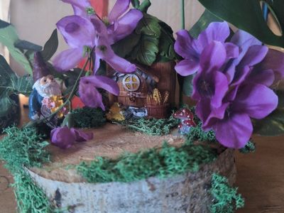 Handmade Fairy Garden Tree Stump Decor with Gnomes, Mushroom House & LED Lights
