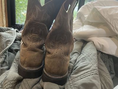 Ariat work boots 9