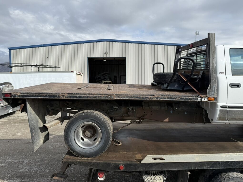 11' dually Flatbed
