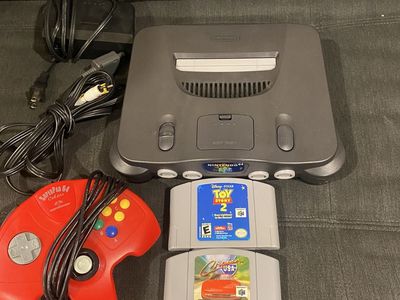 Nintendo 64, 2 games and Controller