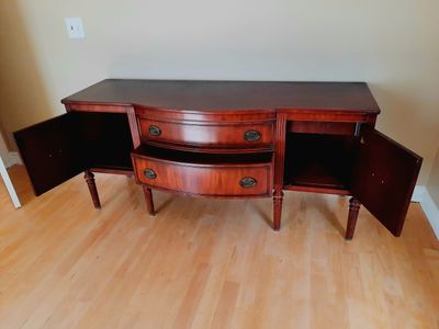 Beautiful Curved Front Sideboard / Buffet Cabinet