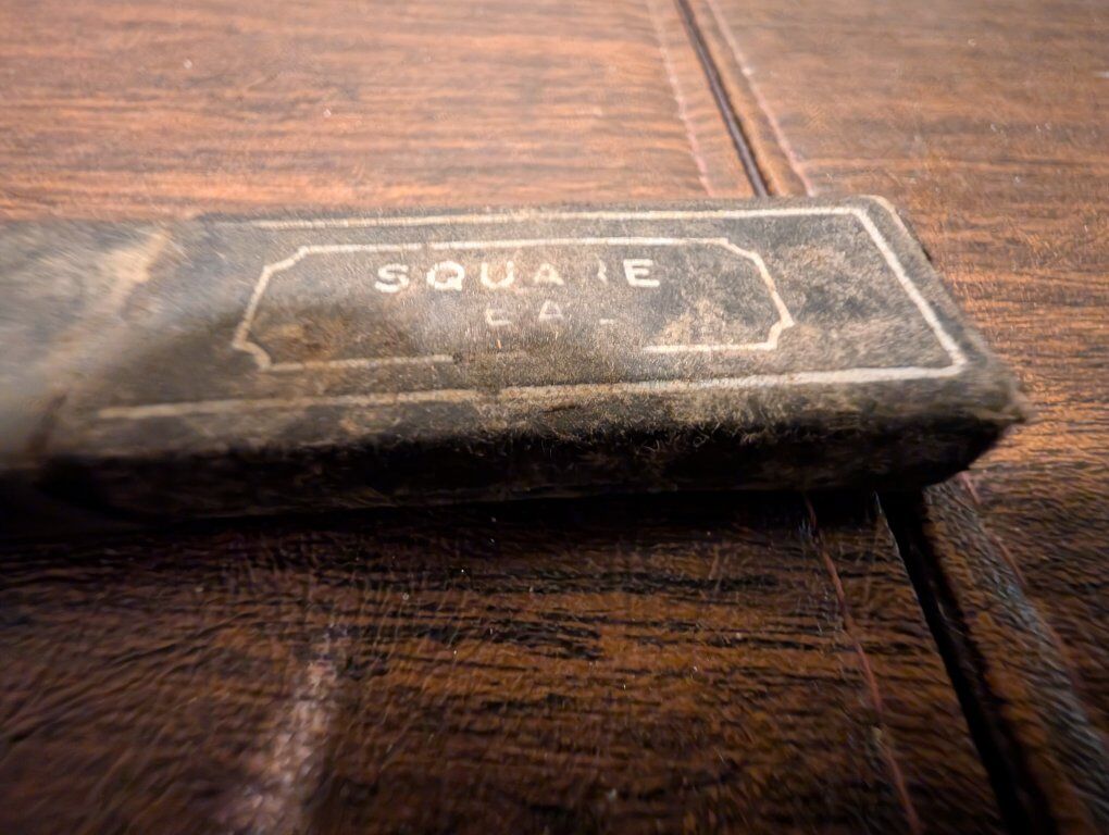 Square point straight razor