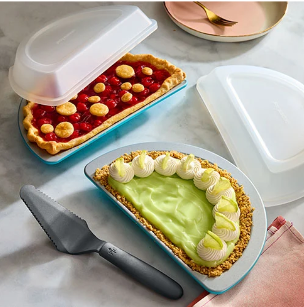 Pampered Chef Half Pint Pie Pan Set with Lids and Cutter