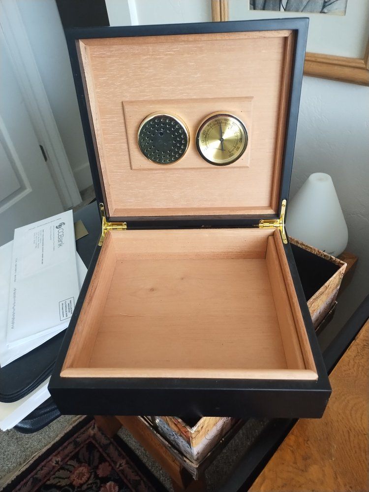 Humidor Cigar Box
