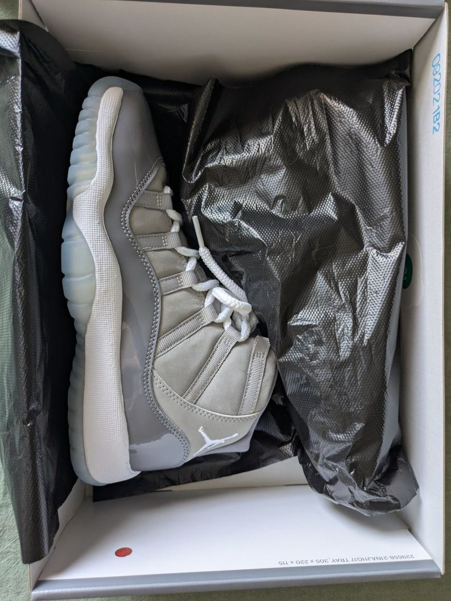 JORDAN 11 RETRO COOL GREY SIZE 5.5Y