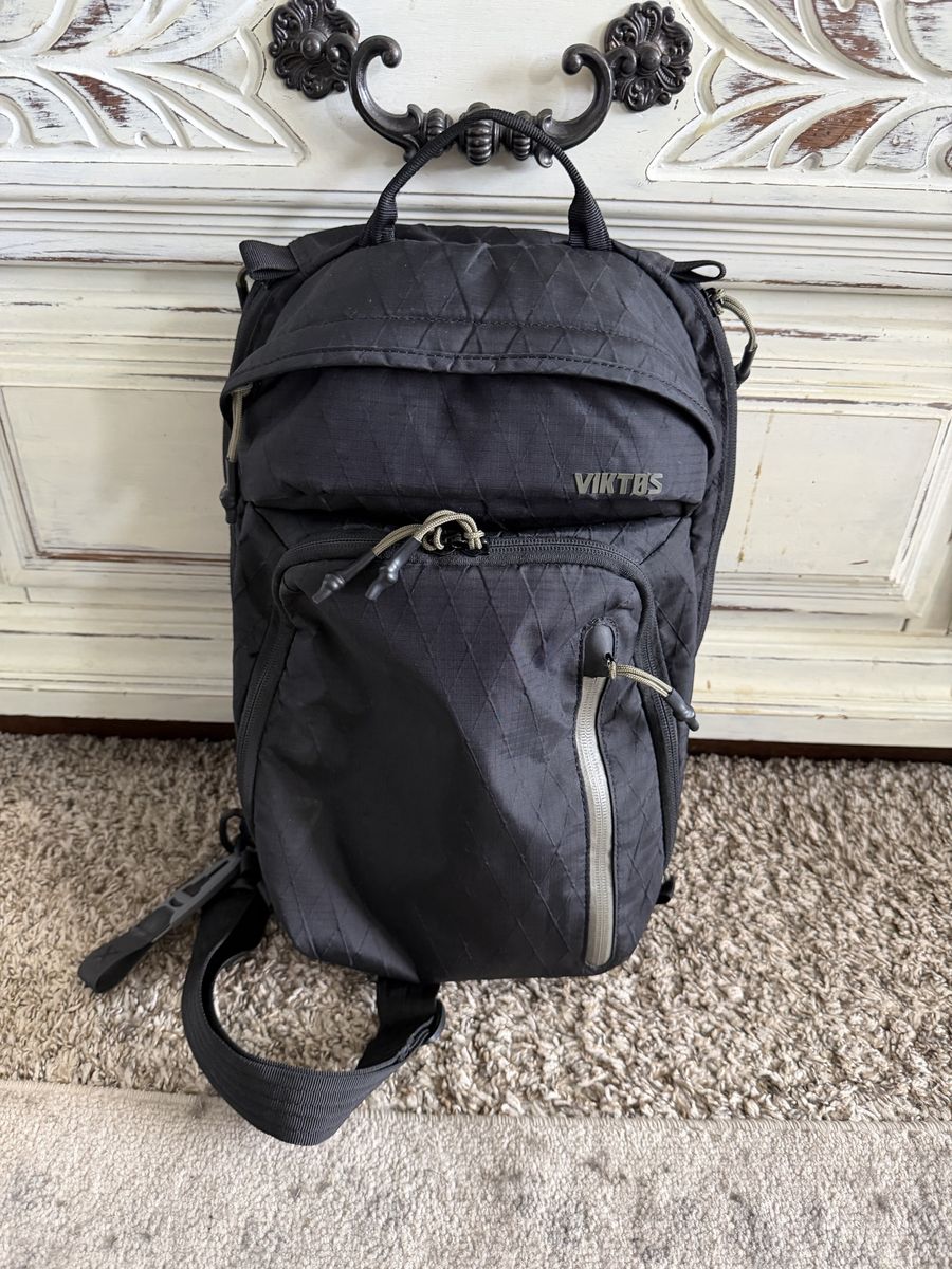 Viktos Upscale XL Midsize Concealed Carry Slingbag