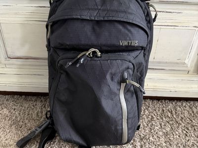 Viktos Upscale XL Midsize Concealed Carry Slingbag