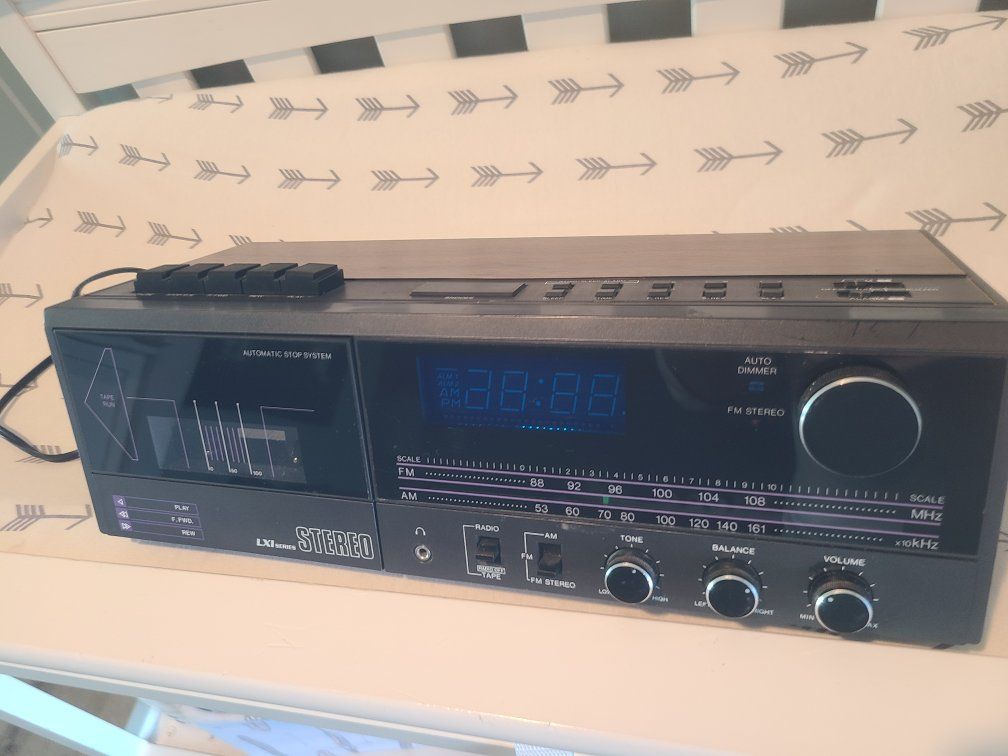 Vintage 88's Sears LXI Series Sterio CassetteAM/FM