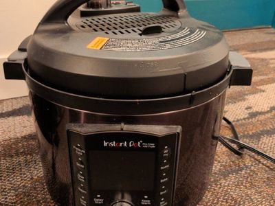 Instant Pot Duo Crisp 11-in-1 Electric Pressure Cooker Air Fryer Combo