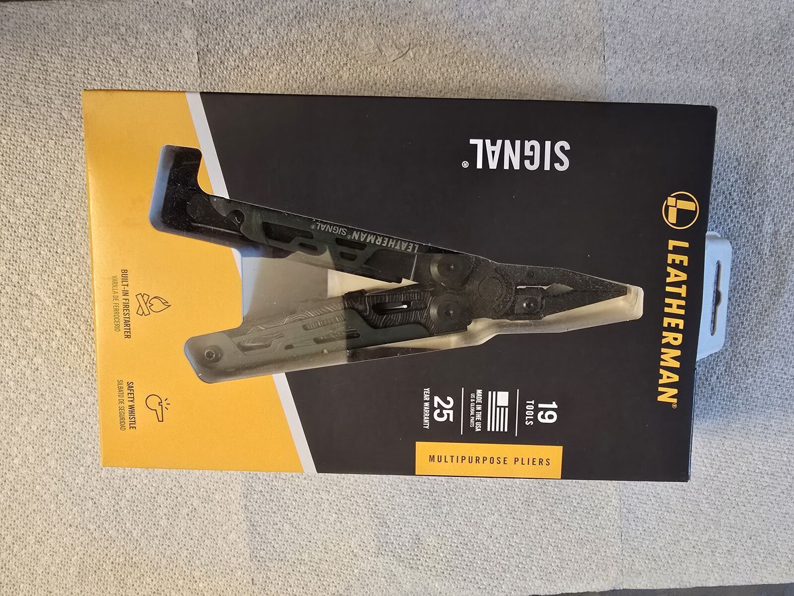 Leatherman Signal multitool