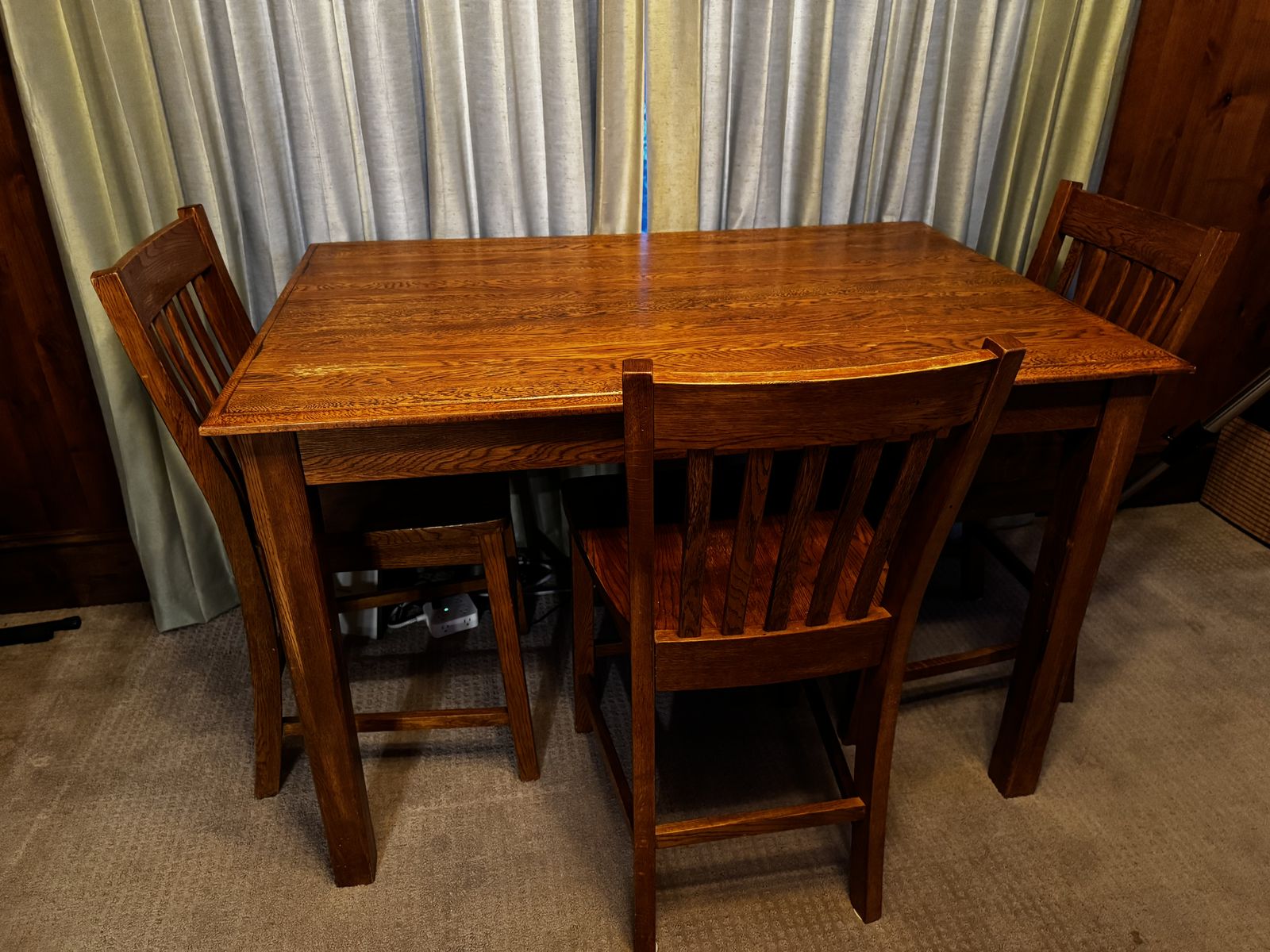 Solid wood extendable table w/6 chairs