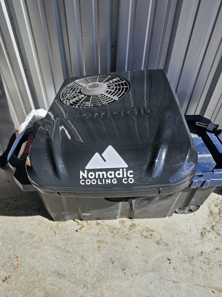 Nomadic Cooling Co. 12V 3000-S Rooftop Air Conditioner