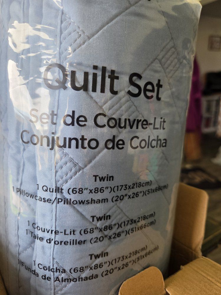 Bedsure GentleSoft Twin Quilt Set - Mineral Blue