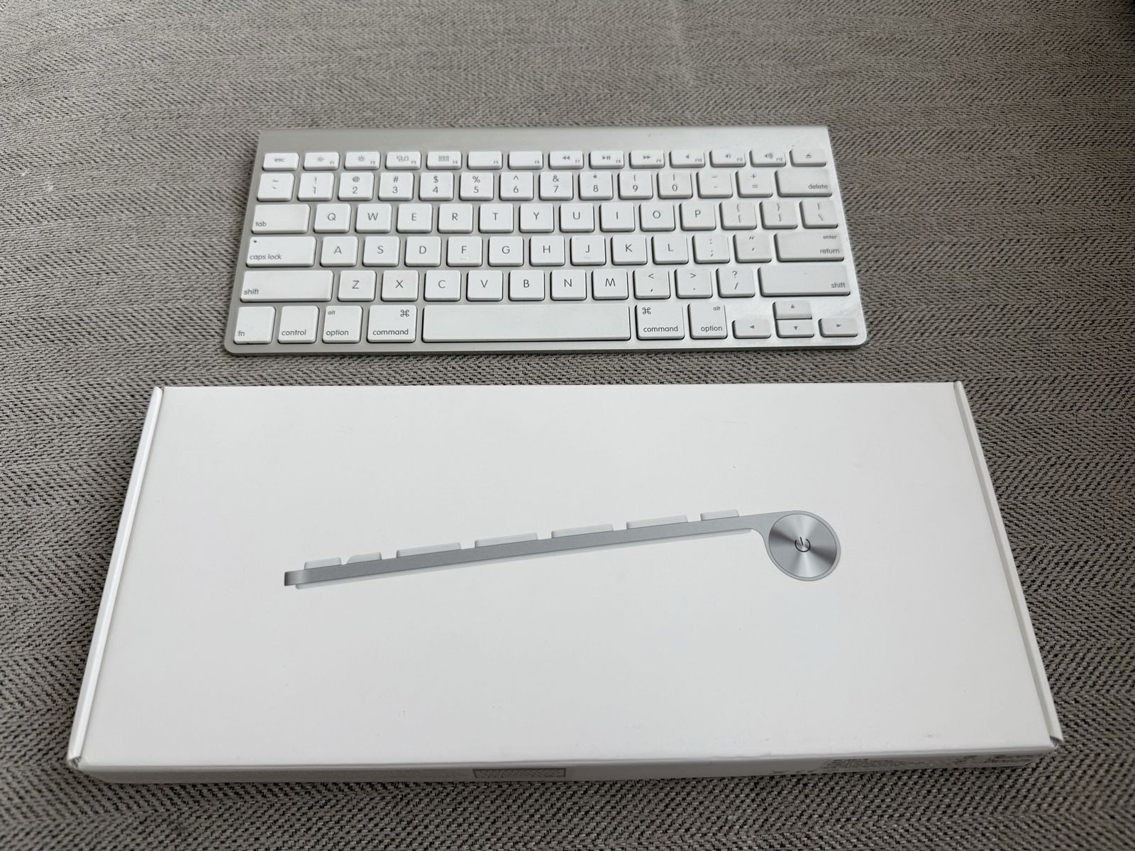 Apple Magic Keyboard Wireless Bluetooth A1314