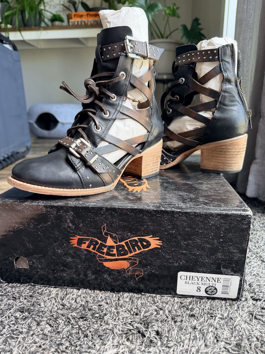 FREEBIRD by Steven Cheyenne Black Multi Leather Cutout Ankle Boots Women's Size 8 Studded 2" Heel