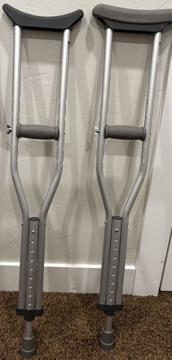 Kids Crutches - Height to 5'2"