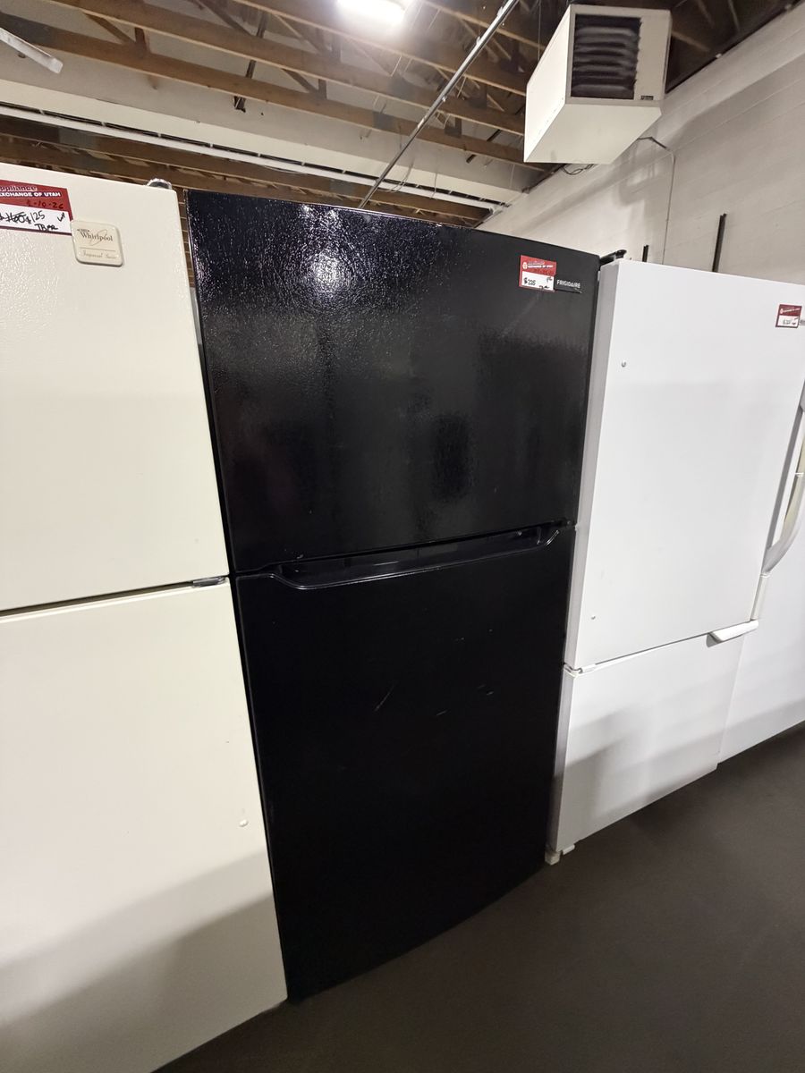GREAT CONDITION FRIGIDAIRE TOP AND BOTTOM FRIDGE
