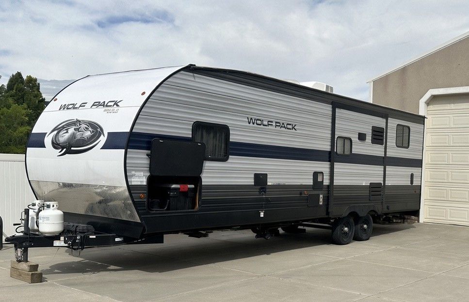 2021 Forest River Wolf Pack Gold 23GOLD15 Toy Hauler – 33’5”